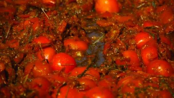 Drcená rajčata, close-up, Festival rajčat — Stock video