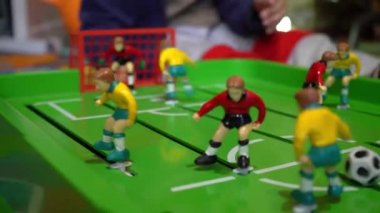 Masa futbol, çocuk oyununu, ağır çekim