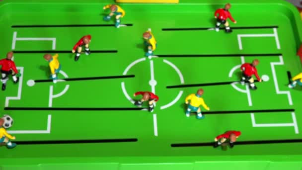 Masa futbol, çocuk oyununu, ağır çekim — Stok video
