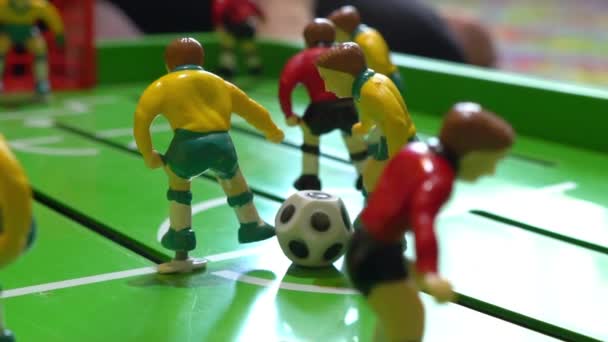 Piłkarzyki, gra planszowa dla dzieci — Wideo stockowe