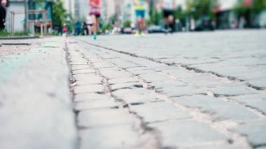 Sporcular koş döşeli taş yol, maratonunu, koşucular bacaklar yakın çekim, spor müsabakasını