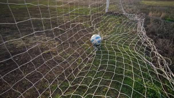 Labda Hálóban Gól Elvétette Labdát Vesztettem Üres Stadion Naplemente Este — Stock videók