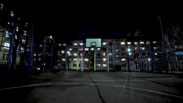 Порожній Баскетбольний Майданчик Вночі Ніхто Вуличний Спорт Баскетбольний Щит Кільце — стокове відео