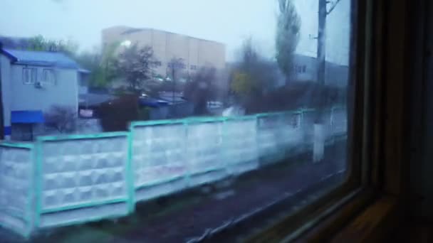 Férrea Vista Janela Trem Movimento Rápido Gotas Chuva Janela Ferroviária — Vídeo de Stock