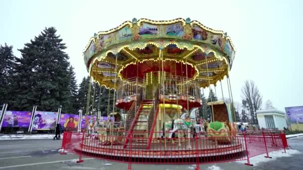 Ukraine Kiev Février 2020 Carrousel Avec Beaucoup Lumières Tourne Parc — Video