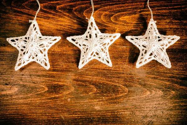 Décoration étoile blanche de Noël sur fond en bois — Photo