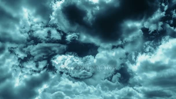 Animace na létání přes bouřlivá oblaka — Stock video