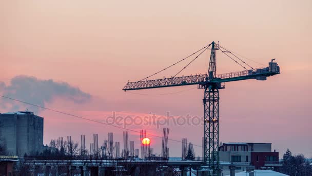 El lapso de tiempo de puesta del sol en un industrializado son de la ciudad — Vídeo de stock