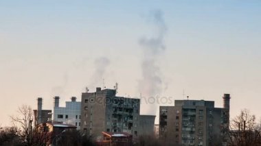 Ağır kirlilik getiren bir şehirde elektrik santrallar