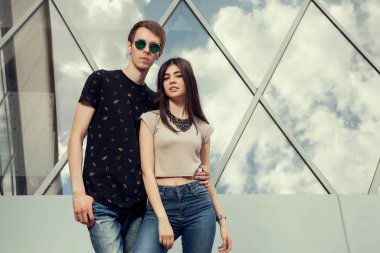 Gençler moda stil arıyorsunuz serin