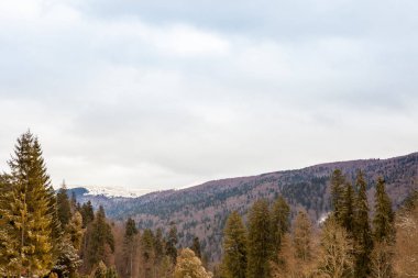 dağlar ve bulutlar peyzaj
