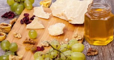 Gurme gıda ahşap arka plan üzerinde