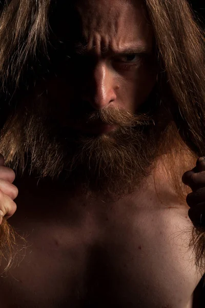 Hűvös látszó csípő, a hosszú haj és szakáll — Stock Fotó