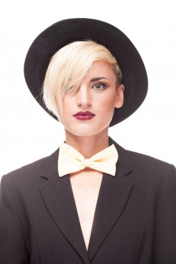 güzel kadın giyiyor şapka