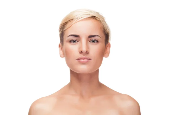 Beyaz arka plan üzerinde doğal hafif makyaj kadınla — Stok fotoğraf