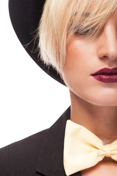 Közelről kalapot visel a gyönyörű nő portréja — Stock Fotó