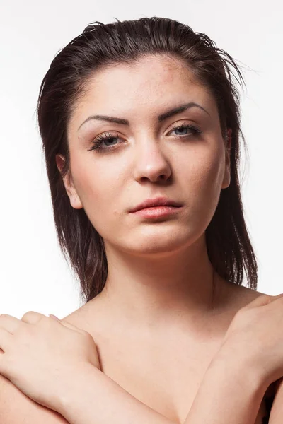 Portrait de femme dans une lumière de studio sévère — Photo