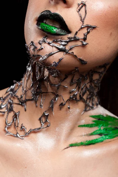 Detalhes sobre pescoço de mulher de maquiagem de moda criativa — Fotografia de Stock