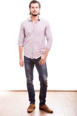 Emin gülümseyen iş adamı gayrı aşınma