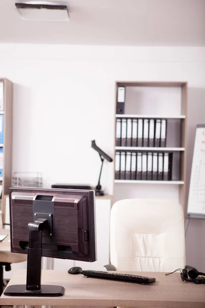 Intérieur de bureau vide moderne — Photo