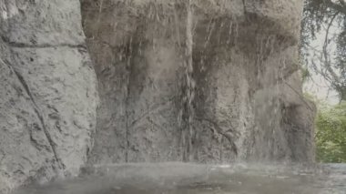 Yapay şelale aşağı su seviyesi