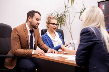 Takım office konuşmaktan iş adamları