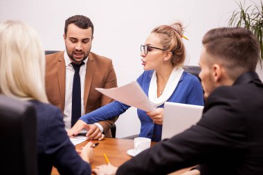 Takım office konuşmaktan iş adamları