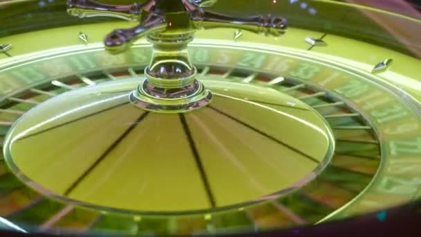 Gioco d'azzardo roulette filatura nel casinò — Video Stock