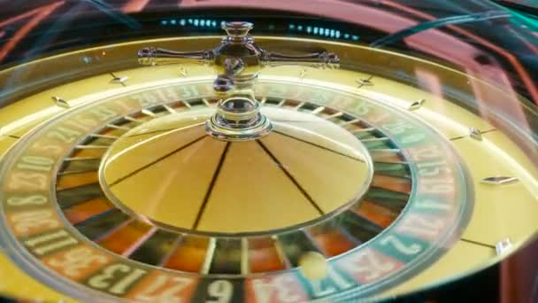 Glücksspiel Roulette Drehen im Casino — Stockvideo