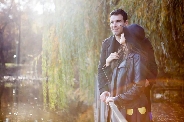 Beautiful gourgeous couple in park — Stock Photo, Image