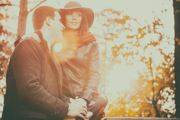 Beautiful gourgeous couple in park — Stock Photo, Image