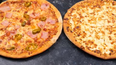 Üstten Görünüm dolly pizza üç farklı türde vurdu
