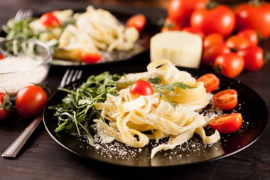 Tagliatelle pasta mozzarella peyniri ile