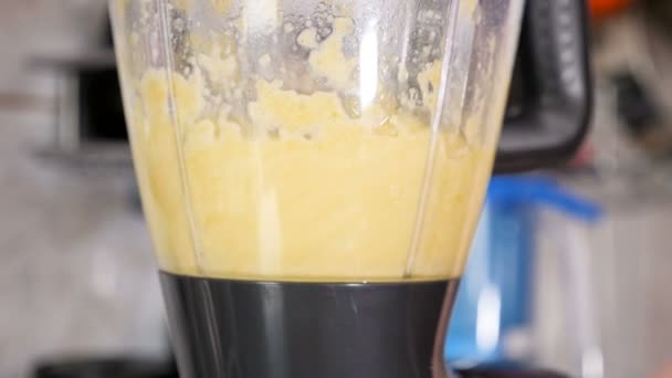 Agiter végétarien au mélangeur 