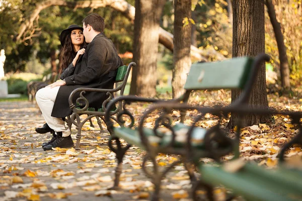 Beautiful gourgeous couple in park — Stock Photo, Image