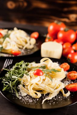 Tagliatelle pasta mozzarella peyniri ile