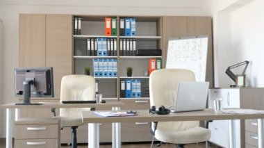 Bunu hiç kimse ile boş modern ofis