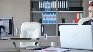 İşkadını office çoklu görev içinde