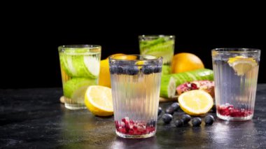 Ev yapımı taze Detoks su