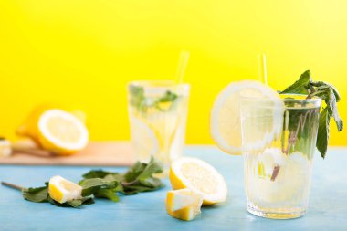 İki bardak suya Limon Detoks