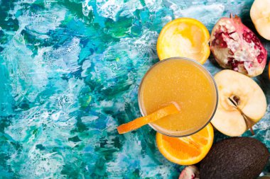 Sağlıklı ham Detoks suyu