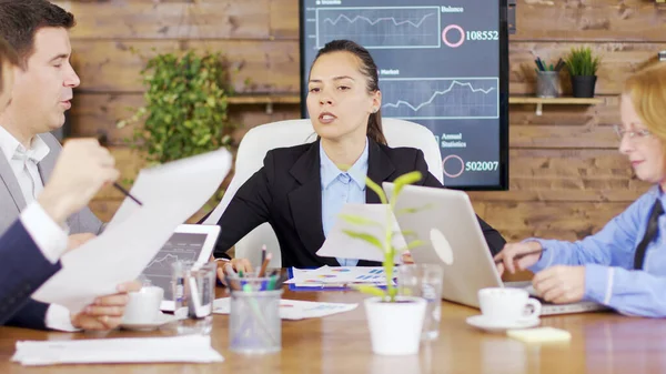 Investment team having a meeting in the conference room — Stock Photo, Image