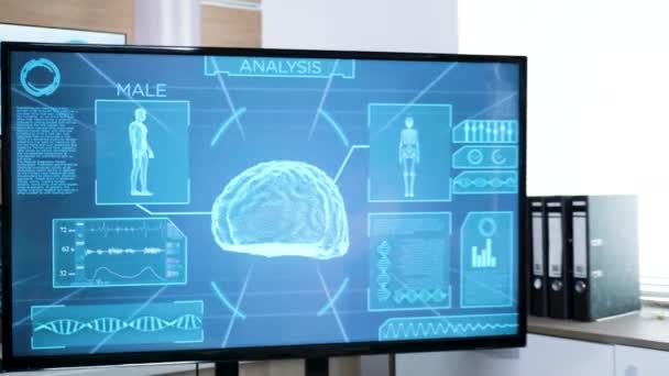 Doctor in neurology science preparing patient for brain scan — Stock Video