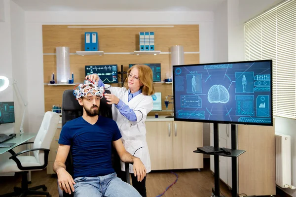 Doctor tracking data transmitted by brainwaves scanning headset