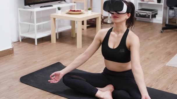 Barefoot caucasian young woman with vr headset — Stock Video