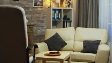 İlişki sorunları olan çift terapisi kabinesi