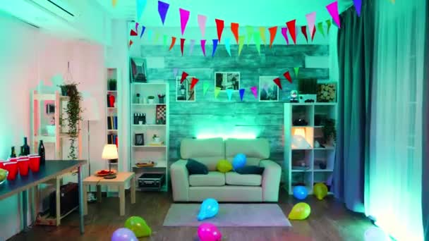 Habitación con nadie en ella decorar para la fiesta — Vídeos de Stock