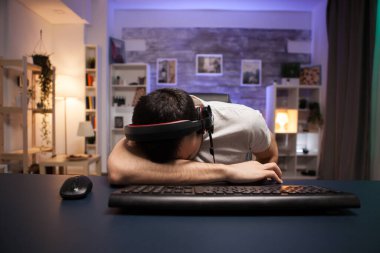 Pov of young man 's head on the office