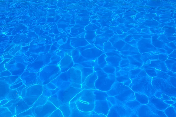 El agua en la piscina — Foto de Stock