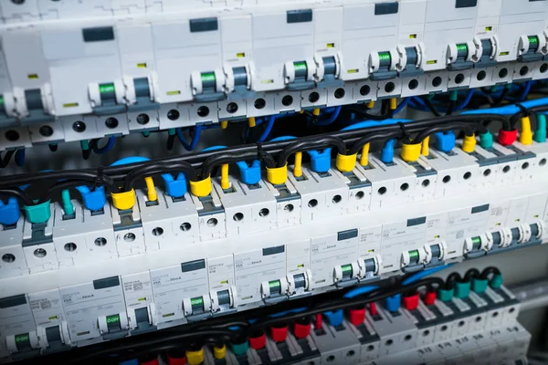 Elektrik paneli kutusunda teller